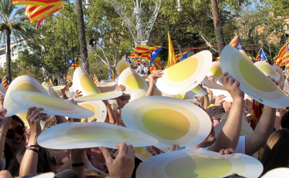 17h14 : "A punt!"...lèsts per un referendum d'independéncia catalana (photo MN)