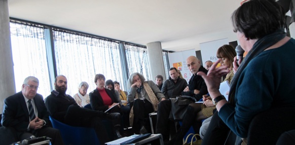 Une première rencontre, où le rayonnement culturel, la politique linguistique et les questions d'identité ont été abordées par une trentaine d'acteurs de la vie culturelle régionale et régionaliste (photo MN)