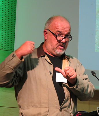Pour Michel Meuret (Inra) une seule solution durable, le loup doit associer le troupeau à l'homme, et l'homme au danger (Photo MN) Pour Michel Meuret (Inra) une seule solution durable, le loup doit associer le troupeau à l'homme, et l'homme au danger (Photo MN)