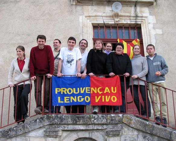 L'équipe pédagogique de l'association Prouvençau Lengo Vivo, ici en 2010 (photo XDR)