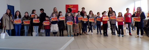A Septèmes (13) si les adultes planchent sur un texte social de Glaudi Barsotti, les écoliers eux ont déjà concouru et viennent recevoir diplômes et présents (photo MF Lamotte DR) A Septèmes (13) si les adultes planchent sur un texte social de Glaudi Barsotti, les écoliers eux ont déjà concouru et viennent recevoir diplômes et présents (photo MF Lamotte DR)