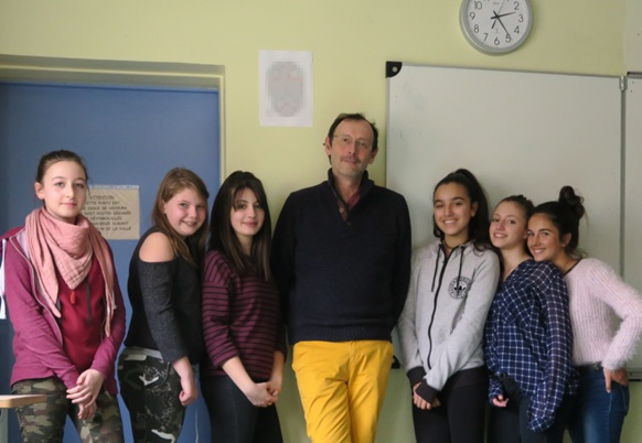 A l'issue du premier conseil de rédaction des jeunes journalistes en devenir à Vitrolles (photo MN) A l'issue du premier conseil de rédaction des jeunes journalistes en devenir à Vitrolles (photo MN)