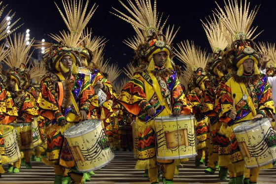 Aqui lou Carnava de Rio, mai a Vitrolo, uno assouciacioun lou representara lou 25 de mars (Fouto XDR) Aqui lou Carnava de Rio, mai a Vitrolo, uno assouciacioun lou representara lou 25 de mars (Fouto XDR)