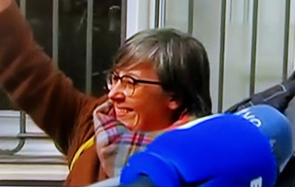 Mirèia Boya au sortir du TS ce 14 février (photo TV3 DR) Mirèia Boya au sortir du TS ce 14 février (photo TV3 DR)