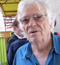 Andrieu Neyton a chausit de partejar son prèmi litterari entre promotors de l'occitan, entr'elei, nòstre jornau (photo MN) Andrieu Neyton a chausit de partejar son prèmi litterari entre promotors de l'occitan, entr'elei, nòstre jornau (photo MN)