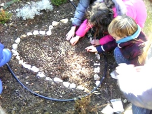 Pour la Sainte-Barbe (4 déc.) les écoliers ont été invités à planter le blé à la Bastide Marin, une des traditions de Noël les mieux respectées en Provence (photo XDR)