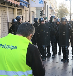 Plusieurs actions de soutien aux Gilets Jaunes, notamment un concert de Moussu T et diverses cagnotes doivent soutenir les gilets jaunes blessés, mais la Justice a tendance à rendre difficile leur distribution, quand les plate formes elles mêmes ne les arrêtent pas (photo MN)