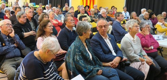 Une bonne centaine de personnes ont assisté aux tables rondes et conférences (photo MN)