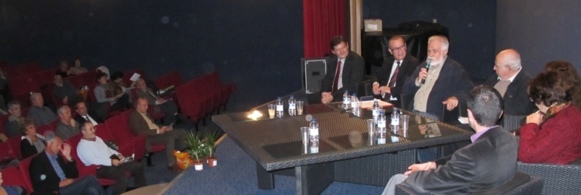 En 2011 le Colloque bisannuel de l'Aeloc était consacré à " l'enseignement de la langue d'oc et le développement durable" (photo MN) En 2011 le Colloque bisannuel de l'Aeloc était consacré à " l'enseignement de la langue d'oc et le développement durable" (photo MN)