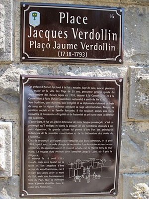 Parmi les sujets d'archives diffusés ce dimanche 3 mai à partir de 10h45 une incursion à Annot (04), commune favorable à l'astronomie par son ciel pur, mais qui a aussi doté toutes ses rues de plaques en provençal (Photo MN) Parmi les sujets d'archives diffusés ce dimanche 3 mai à partir de 10h45 une incursion à Annot (04), commune favorable à l'astronomie par son ciel pur, mais qui a aussi doté toutes ses rues de plaques en provençal (Photo MN)
