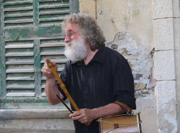 A La Ciotat pour le Fest-Aquí 2018, pas de masque à l'époque ! (photo MN) A La Ciotat pour le Fest-Aquí 2018, pas de masque à l'époque ! (photo MN)
