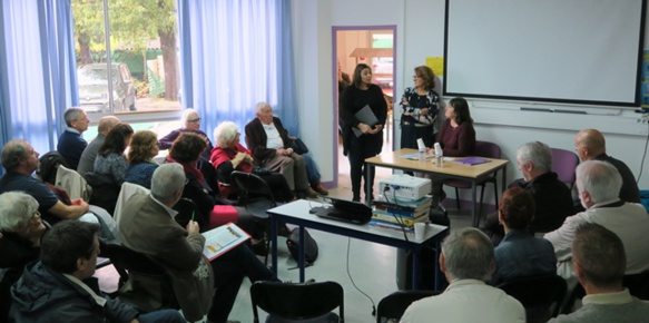 Fin novembre lors du colloque de l'Association pour l'Enseignement de la Langue d'Oc à La Ciotat, l'Education Nationale avait laissé entendre qu'une école locale adopterait l'enseignement du provençal. C'est chose faite, et une reconnaissance du travail de longue haleine menée par la communauté éducative, avec une élue très volontaire, Mireille Benedetti (photo MN) Fin novembre lors du colloque de l'Association pour l'Enseignement de la Langue d'Oc à La Ciotat, l'Education Nationale avait laissé entendre qu'une école locale adopterait l'enseignement du provençal. C'est chose faite, et une reconnaissance du travail de longue haleine menée par la communauté éducative, avec une élue très volontaire, Mireille Benedetti (photo MN)