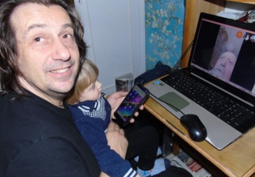 Un ordinateur, un contrat avec un prestataire technique, mais surtout de l'enthousiasme et du temps consacré, c'est la recette du quatuor de Nissa Pantaï (ici Cristòu Daurore photo XDR) Un ordinateur, un contrat avec un prestataire technique, mais surtout de l'enthousiasme et du temps consacré, c'est la recette du quatuor de Nissa Pantaï (ici Cristòu Daurore photo XDR)