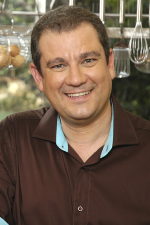 Frédéric Soulié a présenté des émissions culinaires et reste correspondant régional de l'émission "En direct chez vous" (photo France 3 DR) Frédéric Soulié a présenté des émissions culinaires et reste correspondant régional de l'émission "En direct chez vous" (photo France 3 DR)