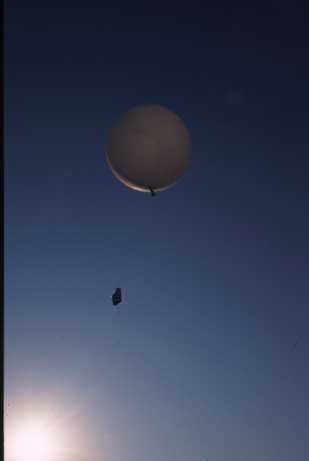 Des ballons dérivants pour saisir les courants atmosphériques au dessus des flots (photo Météo France DR)