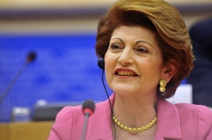 La commissaire européenne déléguée à la Culture et à l'Education Androulla Vassiliou "ouvrira des espaces au financement plus importants des projets liés aux langues régionales" selon François Alfonsi (photo UE) La commissaire européenne déléguée à la Culture et à l'Education Androulla Vassiliou "ouvrira des espaces au financement plus importants des projets liés aux langues régionales" selon François Alfonsi (photo UE)