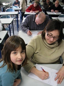 A Orange en 2010, avec les enfants de la Calandreta et leur parents (photo MN)