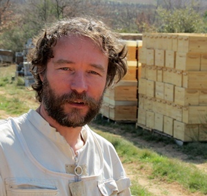 Cyril Folton : "le débroussaillement inconséquent prive l'abeille de ses meilleurs territoires. On doit nous consulter pour les Pidaf" (photo MN)