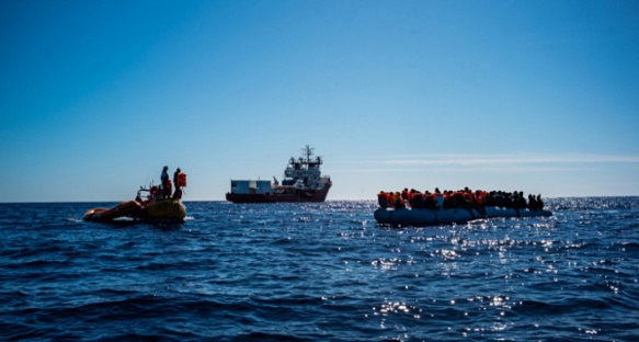 Navire de SOS Méditerranée en action de sauvetage (Photo XDR)