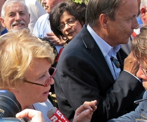 En mars 2012 le président socialiste du Sénat, Jean-Pierre Bel, manifestait à Toulouse pour l'occitan dans la vie publique aux côtés d'Eva Joly (photo MN) En mars 2012 le président socialiste du Sénat, Jean-Pierre Bel, manifestait à Toulouse pour l'occitan dans la vie publique aux côtés d'Eva Joly (photo MN)
