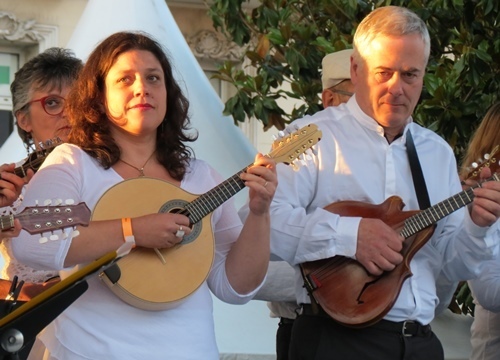 Aquí siam lo monde réunit les cultures de Provence à Aubagne