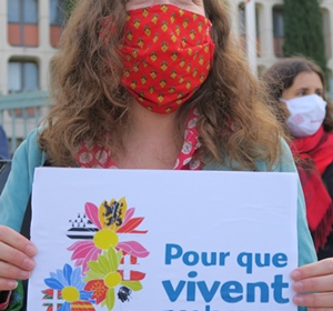 La saisine du Conseil Constitutionnel à propos de la loi Molac, orchestrée depuis le ministère de l'Enseignement, a contribué à mobiliser plus largement encore des militants des langues de France (photo MN) La saisine du Conseil Constitutionnel à propos de la loi Molac, orchestrée depuis le ministère de l'Enseignement, a contribué à mobiliser plus largement encore des militants des langues de France (photo MN)