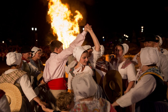 Via vos écrans pour cette année encore... Via vos écrans pour cette année encore...