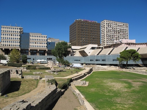 Construit en 1983 au sous sol d'un centre commercial, le Musée d'Histoire de Marseille ouvre sur les anciens docks romains, eux découverts en 1967 (photo MN)