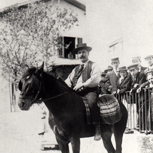 L'ancêtre italien : guerre, exil, impossibilité d'échapper au destin, Toscano puise une partie de ses thèmes dans une riche histoire familiale, celle de gens modestes confrontés aux grands bouleversements de la société (photo archives Toscano)