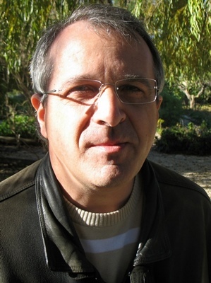 L'auteur chez lui, au Val. Tirages limités, présence sur le terrain de la librairie et engagement pour l'enseignement de l'occitan, trois conditions pour faire lire le livre en oc (photo MN) L'auteur chez lui, au Val. Tirages limités, présence sur le terrain de la librairie et engagement pour l'enseignement de l'occitan, trois conditions pour faire lire le livre en oc (photo MN)