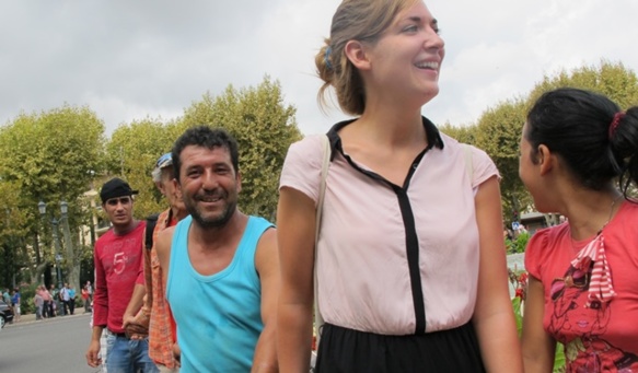 Chaîne de solidarité à Aix-en-Provence le 8 septembre 2013, après la destruction d'un camp Rom dans le Pays d'Aix (photo MN)