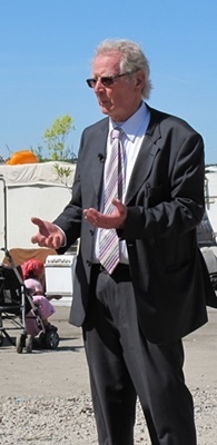 Le maire de Gardanne, Roger Mei : "nous avons fait notre part, humainement, et chaque commune pourrait en faire autant. Nous pouvons apporter notre expérience" (photo MN) Le maire de Gardanne, Roger Mei : "nous avons fait notre part, humainement, et chaque commune pourrait en faire autant. Nous pouvons apporter notre expérience" (photo MN)