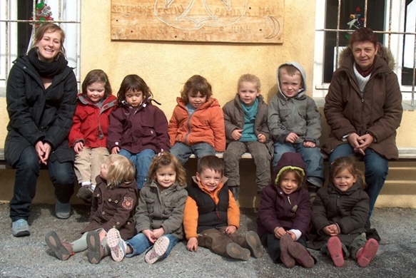 Les jeunes calendrons de Gap en 2008. Enseignement en immersion en occitan et méthode pédagogique Freinet (photo XDR)