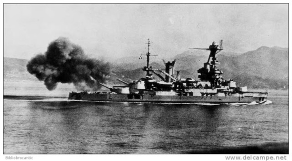 Le Lorraine devant St-Mandrier, canonne les installations côtières allemandes le 15 août 1944 (photo XDR) Le Lorraine devant St-Mandrier, canonne les installations côtières allemandes le 15 août 1944 (photo XDR)