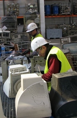 Levat dei servicis ai societats industrialas de tria, pauc d'emplec industriau per 2030 en Provença (photo MN) Levat dei servicis ai societats industrialas de tria, pauc d'emplec industriau per 2030 en Provença (photo MN)