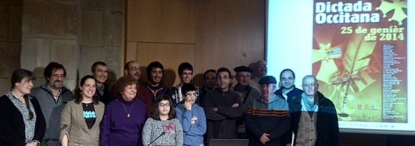 Gascons et Limousins s'étaient rendus à Barcelone pour accompagner les élèves Catalans du Centre d'Afrairament Occitano-Catalan; et signe d'officialité, Xavier Moral, le responsables des "Affaires occitanes" de la Généralité de Catalogne assistait à la DIctada (photo Caoc DR) Gascons et Limousins s'étaient rendus à Barcelone pour accompagner les élèves Catalans du Centre d'Afrairament Occitano-Catalan; et signe d'officialité, Xavier Moral, le responsables des "Affaires occitanes" de la Généralité de Catalogne assistait à la DIctada (photo Caoc DR)