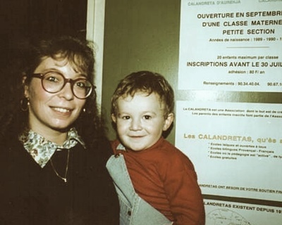 Première institutrice (Nadine Estournel) et premier calandron (Guilhem Vaton)