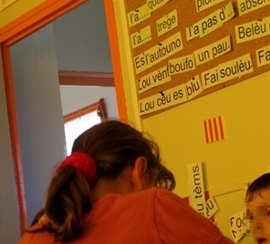 Les statistiques sont imprécises dans le primaire, où les effectifs sont surement élevés en départements urbanisés. Les "écoles à pratique isolée" sont les moins bien connues (photo MN) Les statistiques sont imprécises dans le primaire, où les effectifs sont surement élevés en départements urbanisés. Les "écoles à pratique isolée" sont les moins bien connues (photo MN)