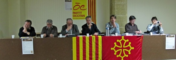 Autour d'Hervé Guerrera, élus, chercheurs et responsables associatifs essayaient de définir une politique muséale pour la Provence (photo MN) Autour d'Hervé Guerrera, élus, chercheurs et responsables associatifs essayaient de définir une politique muséale pour la Provence (photo MN)