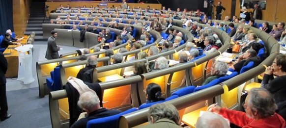 Le 30 novembre 2013, c'est devant un hémicycle empli que le colloque fondateur avait eu lieu. Il trouve aujourd'hui un prolongement dynamique dans le "Forum d'Oc" (photo MN) Le 30 novembre 2013, c'est devant un hémicycle empli que le colloque fondateur avait eu lieu. Il trouve aujourd'hui un prolongement dynamique dans le "Forum d'Oc" (photo MN)