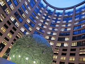 Plus de 700 députés européens, dont 74 français, doivent être élus le 25 mai, et siégeront durant 5 ans à Strasbourg (photo MN). Plus de 700 députés européens, dont 74 français, doivent être élus le 25 mai, et siégeront durant 5 ans à Strasbourg (photo MN).