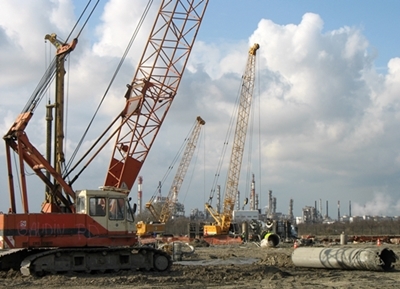 Février 2007, à Fos-sur-Mer le chantier de l'incinérateur de la communauté urbaine est lancé...sur un terrain où un bail de longue durée n'aurait pas du être accordé (photo MN) Février 2007, à Fos-sur-Mer le chantier de l'incinérateur de la communauté urbaine est lancé...sur un terrain où un bail de longue durée n'aurait pas du être accordé (photo MN)
