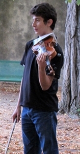 Bilal Alnemr au Conservatoire d'Aix en 2012. Premier violon de l'Orchestre des Jeunes de la Méditerranée en 2014 (photo MN)