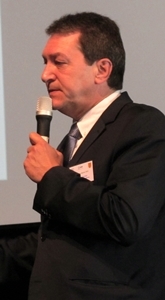 Un compteur pilotable à distance, pour qu'ERDF gère le réseau, et pour que les consommateurs agissent sur leur manière de consommer selon Jean-Michel Sacazzes, le directeur départemental 13 d'ERDF (photo MN) Un compteur pilotable à distance, pour qu'ERDF gère le réseau, et pour que les consommateurs agissent sur leur manière de consommer selon Jean-Michel Sacazzes, le directeur départemental 13 d'ERDF (photo MN)