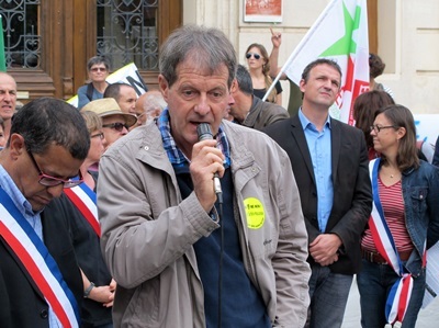 Pierre Honoré est amer. L'ancien élu de Haute-Provence a porté un projet de plate-forme d'apport de bois pour les nombreuses chaudières à bois du haut-pays. "Les maires se font tirer l'oreille pour remplir leurs engagements". Eon a déstructuré ce marché de proximité fragile (photo MN) Pierre Honoré est amer. L'ancien élu de Haute-Provence a porté un projet de plate-forme d'apport de bois pour les nombreuses chaudières à bois du haut-pays. "Les maires se font tirer l'oreille pour remplir leurs engagements". Eon a déstructuré ce marché de proximité fragile (photo MN)