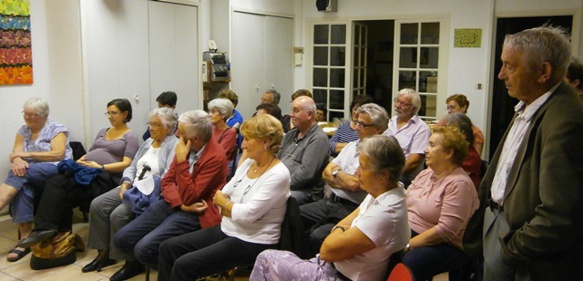 Une assistance nombreuse pour entendre Jòrgi Gròs évoquer son nouvel ouvrage (photo AC DR) Une assistance nombreuse pour entendre Jòrgi Gròs évoquer son nouvel ouvrage (photo AC DR)