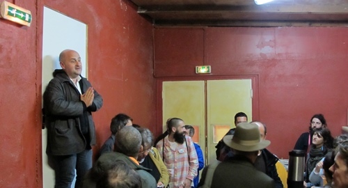 Jean-Pascal Mouthier "prie" le Diocèse de renoncer à l'expulsion,, alors que le rideau tombe...afin qu'il ne tombe pas définitivement (photo MN) Jean-Pascal Mouthier "prie" le Diocèse de renoncer à l'expulsion,, alors que le rideau tombe...afin qu'il ne tombe pas définitivement (photo MN)