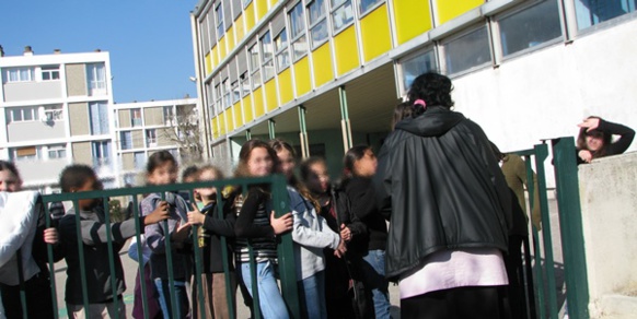 Le recrutement des animateurs se met en place trois mois après la rentrée, leur formation prendra du temps. Les enfants marseillais des quartiers populaires n'ont pas été une priorité municipale (photo MN) Le recrutement des animateurs se met en place trois mois après la rentrée, leur formation prendra du temps. Les enfants marseillais des quartiers populaires n'ont pas été une priorité municipale (photo MN)