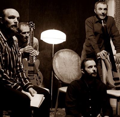Le trio trad, augmenté du bassiste Yannick Laurent, évolue vers les musiques actuelles (photo XDR) Le trio trad, augmenté du bassiste Yannick Laurent, évolue vers les musiques actuelles (photo XDR)