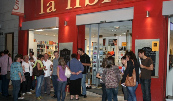 Orange, vente-signature du Matagòt Modern en 2011 (photo XDR) Orange, vente-signature du Matagòt Modern en 2011 (photo XDR)